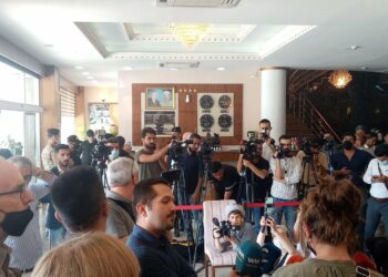 Press release of the trade union FAU: Peace delegation detained in hotel, rally prevented