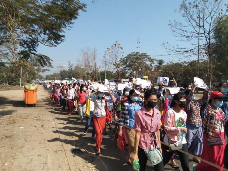 Huelga general contra el golpe en Myanmar