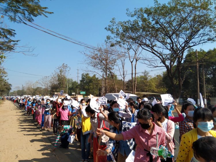 Huelga general contra el golpe en Myanmar