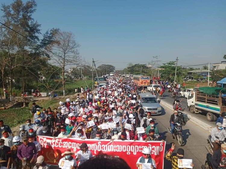 Huelga general contra el golpe en Myanmar