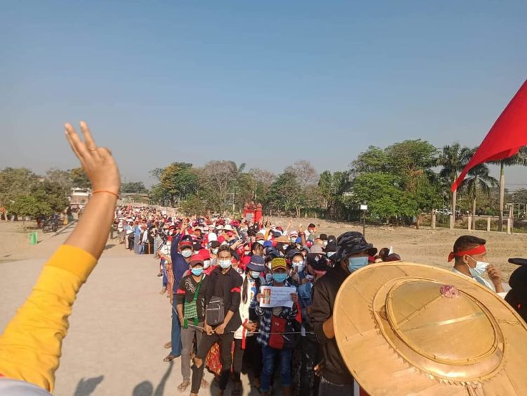 Huelga general contra el golpe en Myanmar