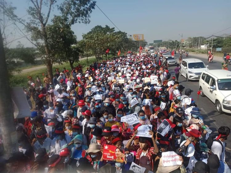 Huelga general contra el golpe en Myanmar