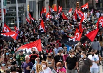 ¡Contra la represión sindical! Miles salen a la calle en Gijón en protesta por el último ataque a los derechos de las personas trabajadoras