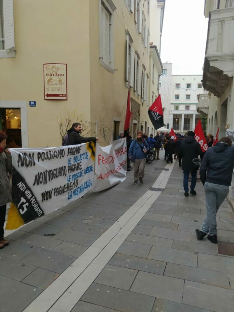 [Italy] Guns down wages up · General strike